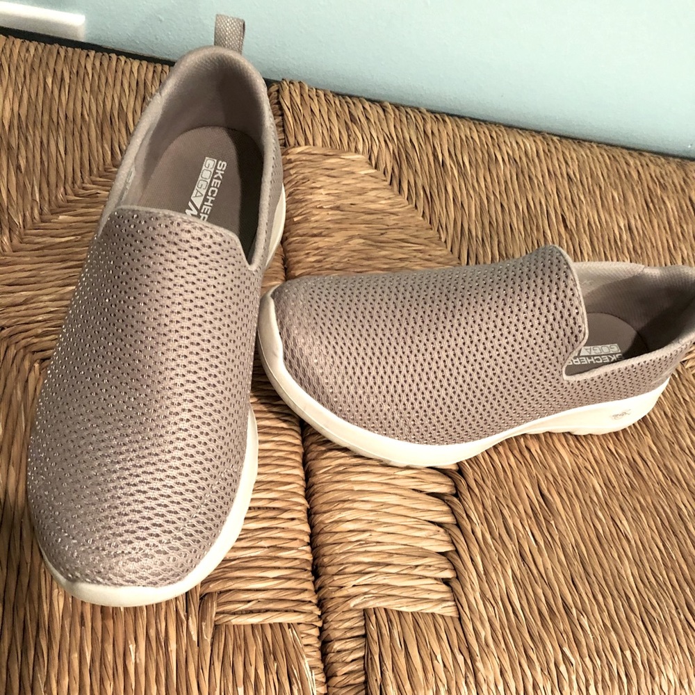 Skechers Goga Max Women’s Taupe slip on sneakers